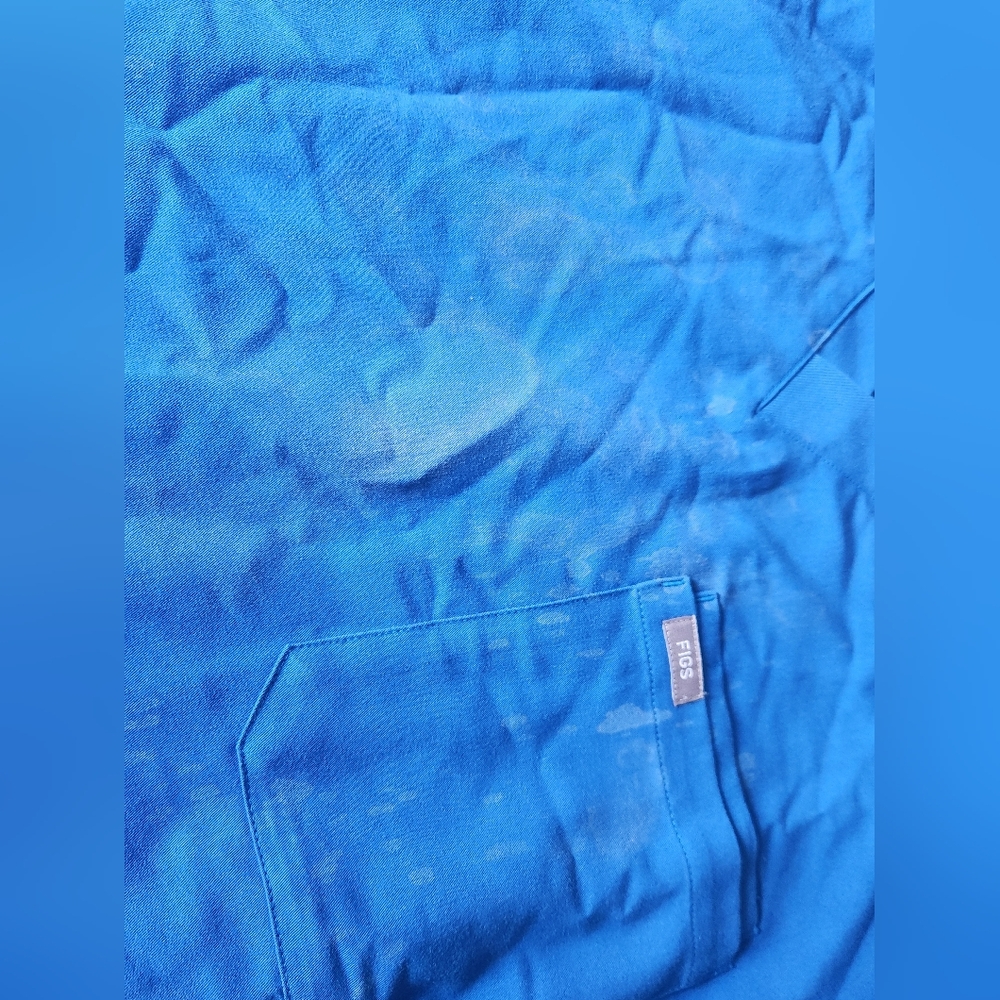 Figs Vibrant Blue Scrub Set